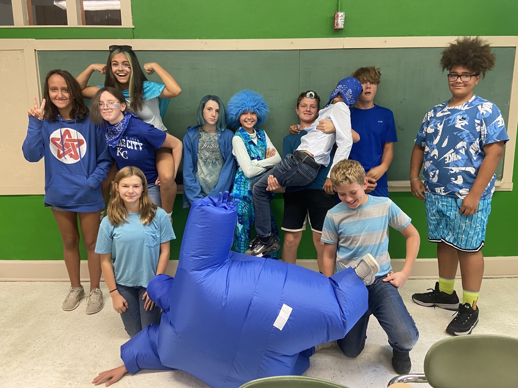 7th Grade in Blue